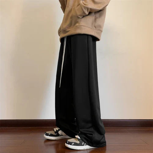 Model wearing the black Casual Baggy Relaxed Sweatpants